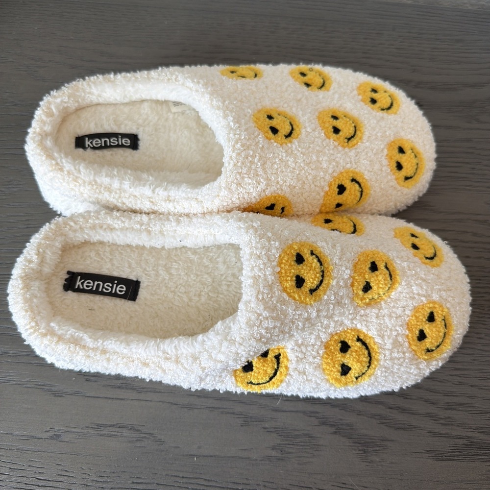 Kensie Women's Faux Sherpa Memory Foam‎ Slippery Smile Face Sz 9